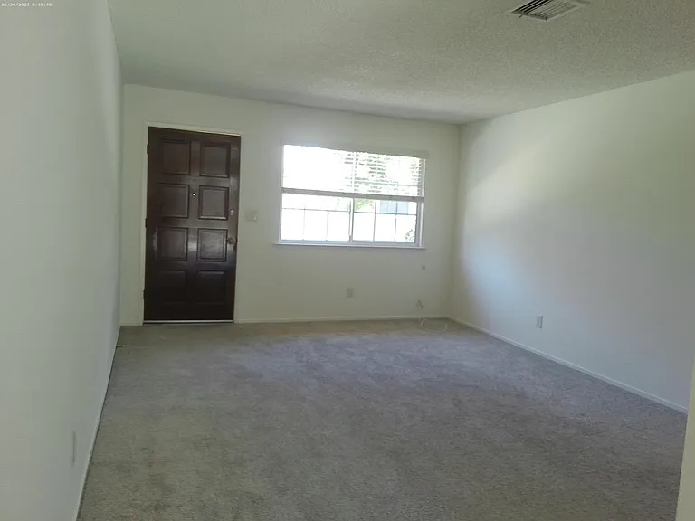 1721 Marion St #F — Photo 4