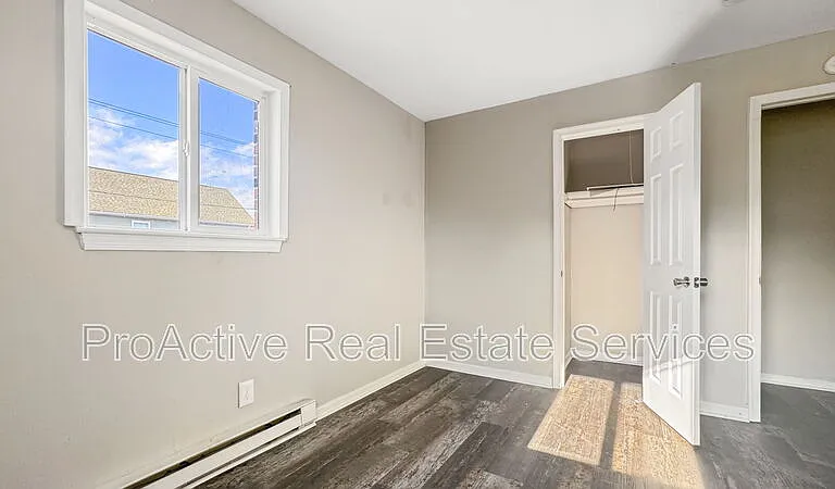 121 W 32nd St #1 — Photo 10