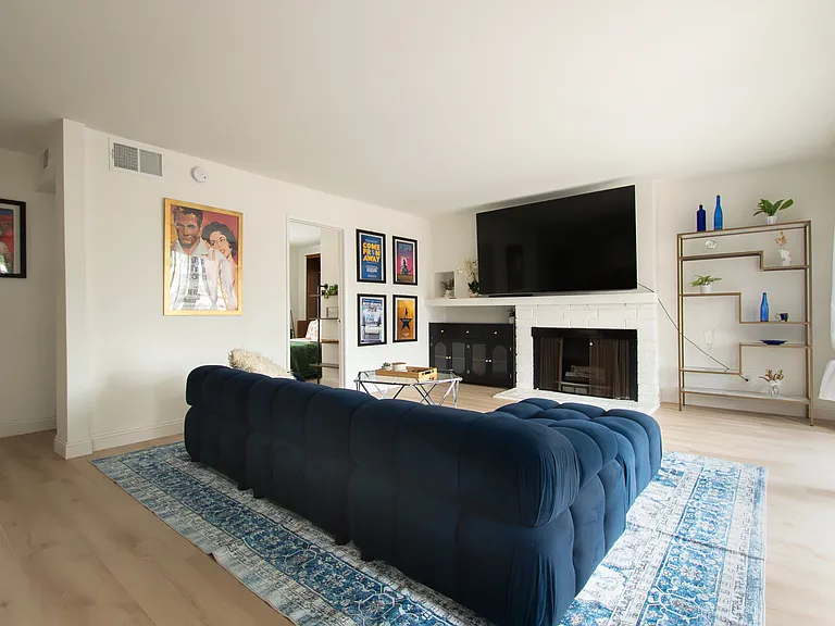 5245 Coldwater Canyon Ave #C — Photo 8