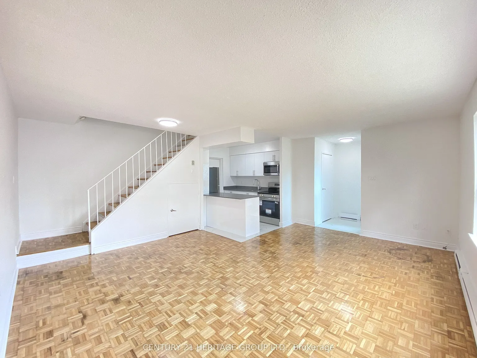 7555 Goreway Dr — Photo 4