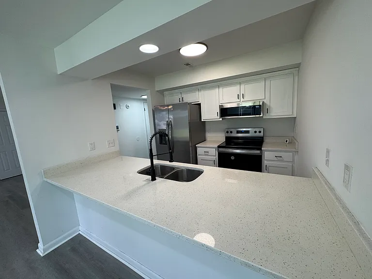 113 Roane Dr #A — Photo 4