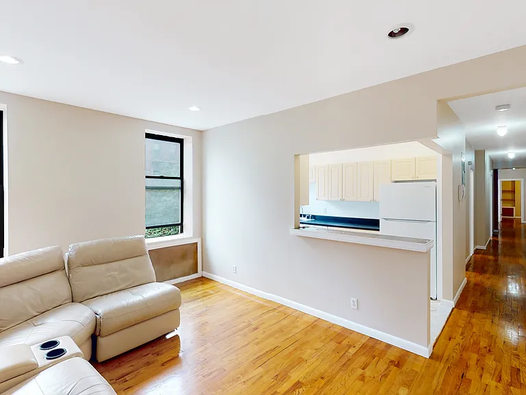 180 Claremont Ave #21 — Photo 7