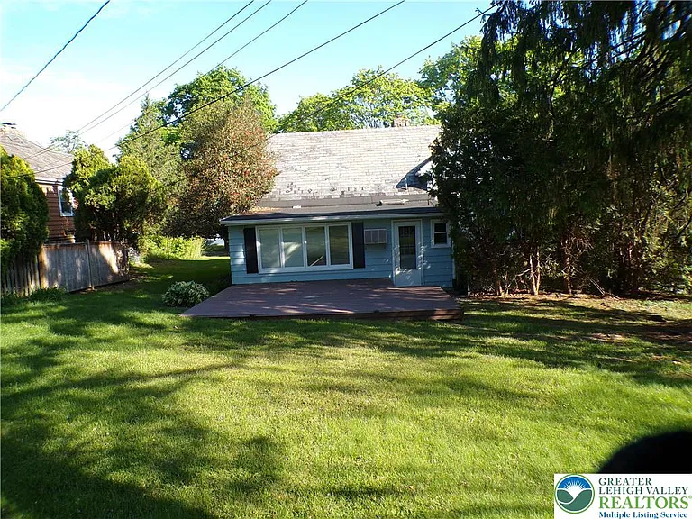 2440 W Livingston St — Photo 34