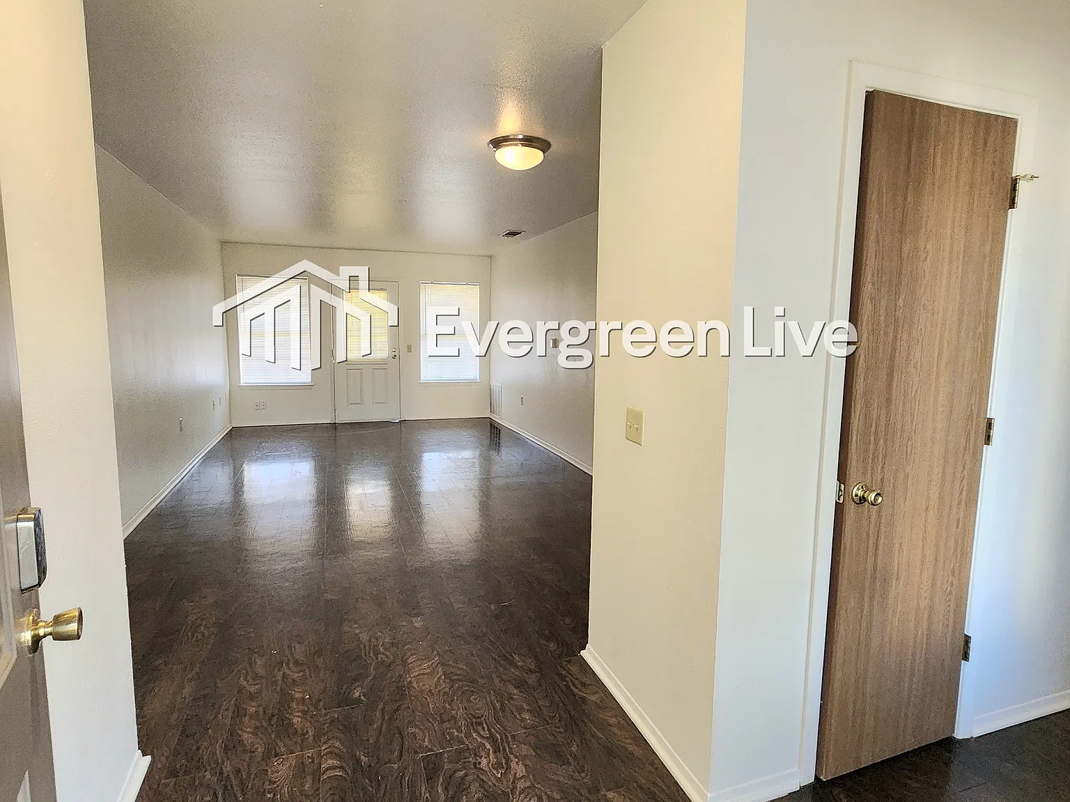 4 bed, 2.0 bath, 1414 sqft, $1,295 — Photo 3