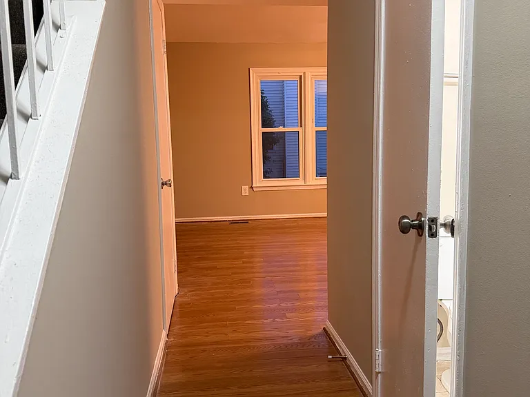 1003 Marsden Ct — Photo 2