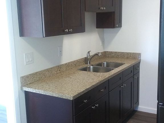 5th image of 583 S 9th St #1