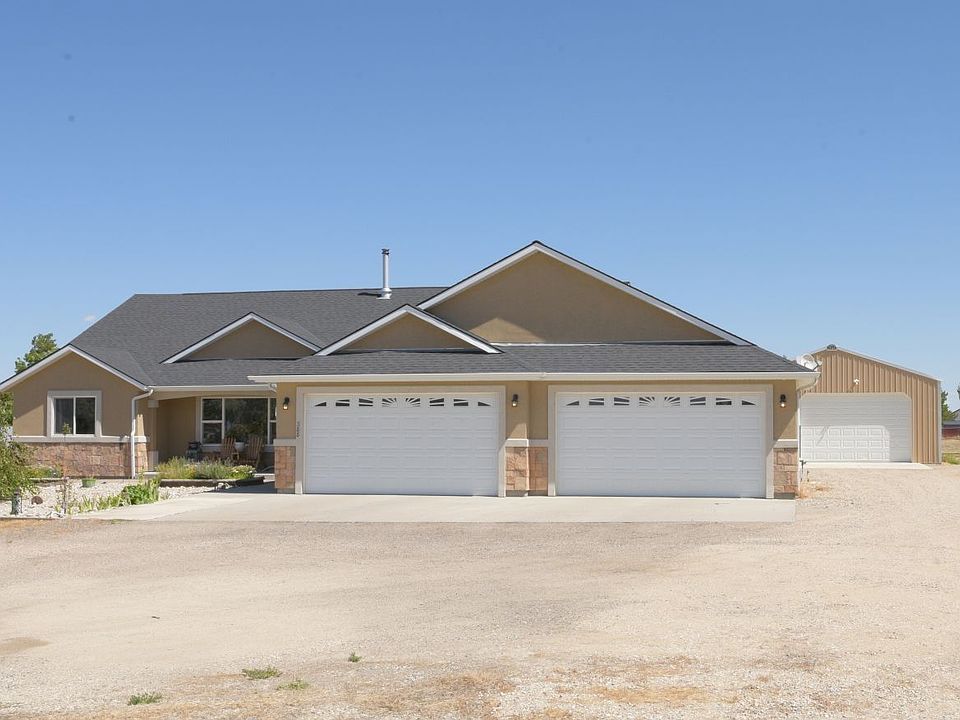 1st image of 388 Lakeport Dr