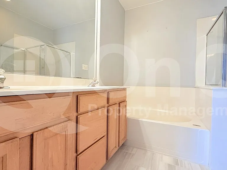 2992 N Miller Rd #215B — Photo 7