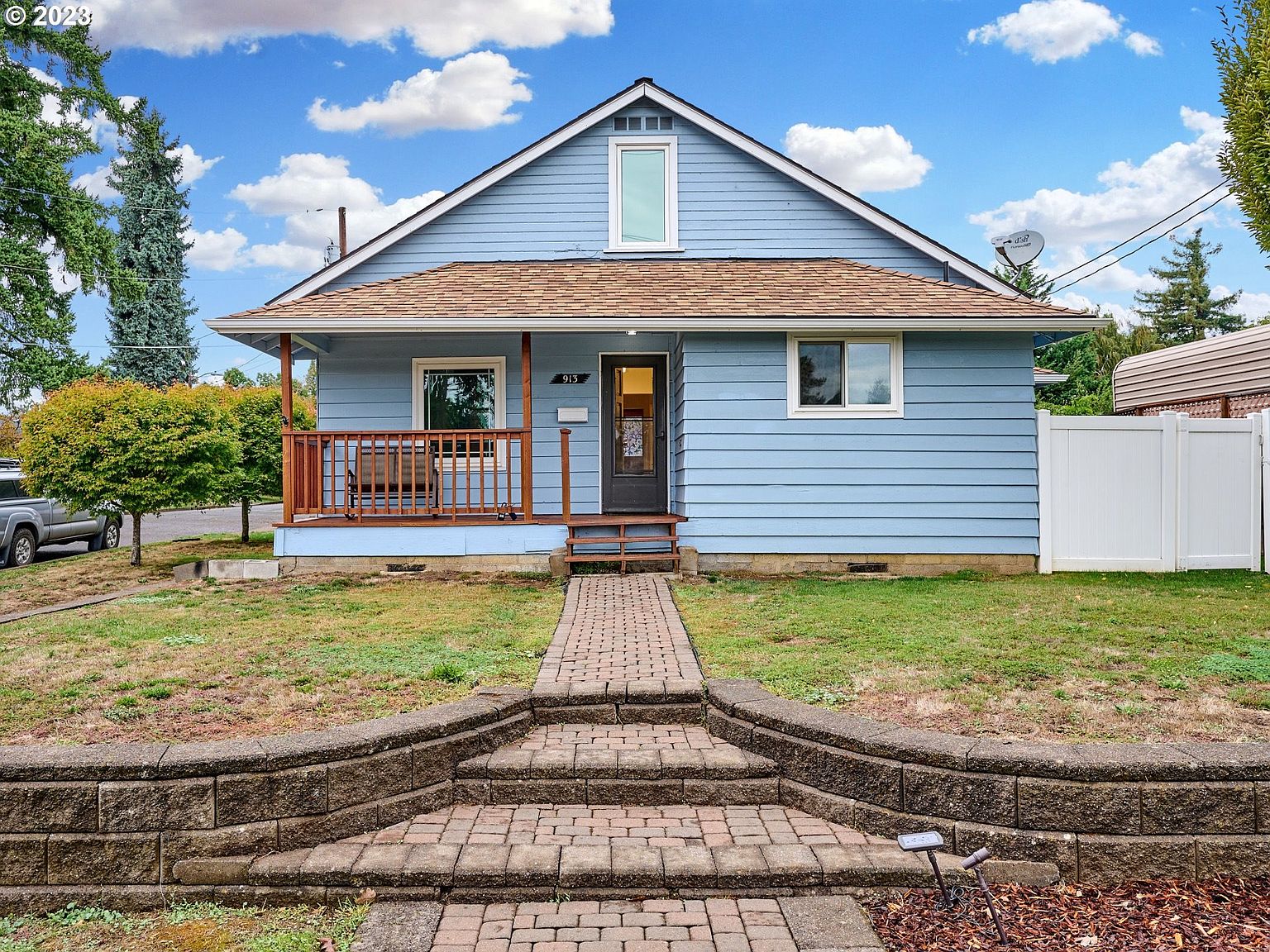 913 5th St, Woodburn, OR 97071 Zillow