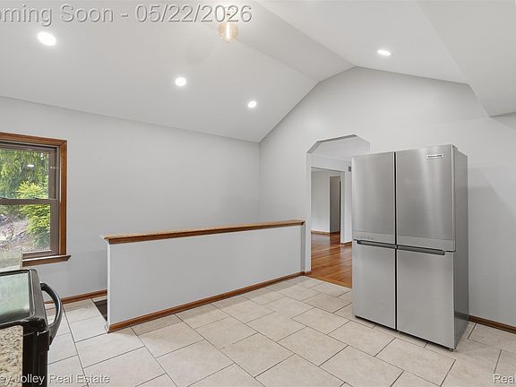 4th image of 9255 Evergreen Rd