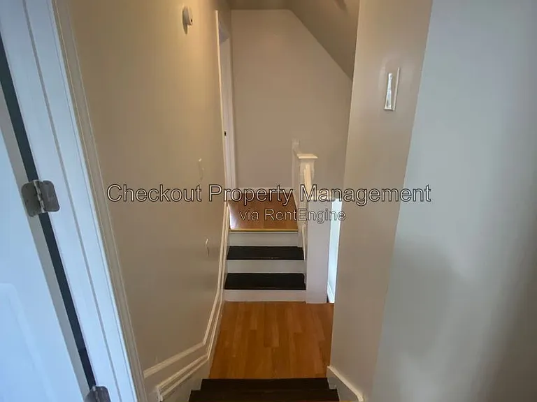 1916 Knox Ave — Photo 11