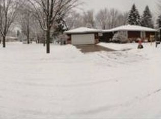 2211 S Clover Ln, Appleton, WI 54915