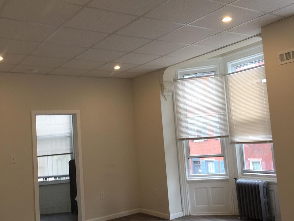 1st image of 425 S 15th St APT 2R