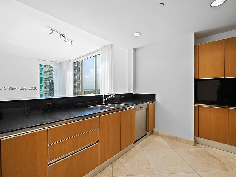 1050 Brickell Ave #3314 — Photo 5