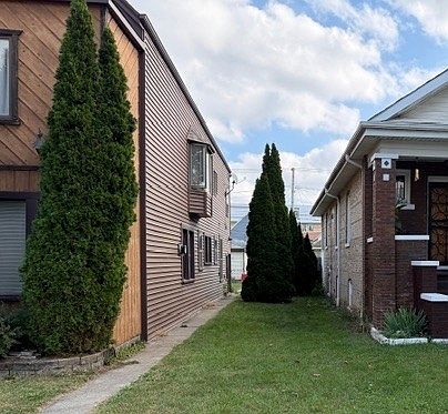 3rd image of 1409 Grove Ave
