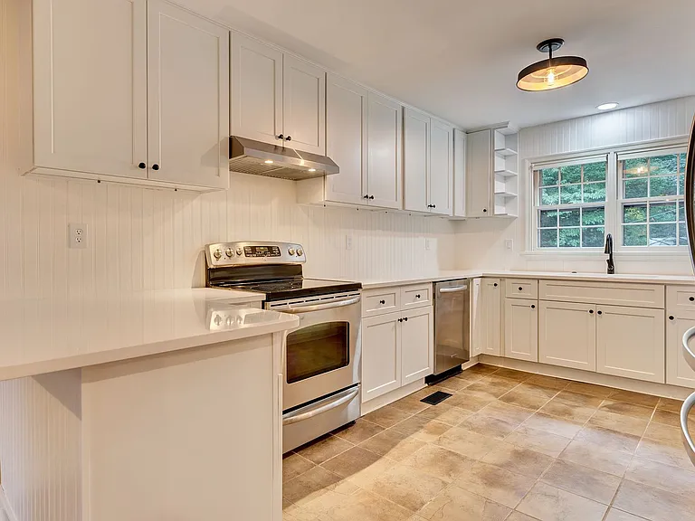 114 Richards Rd — Photo 14