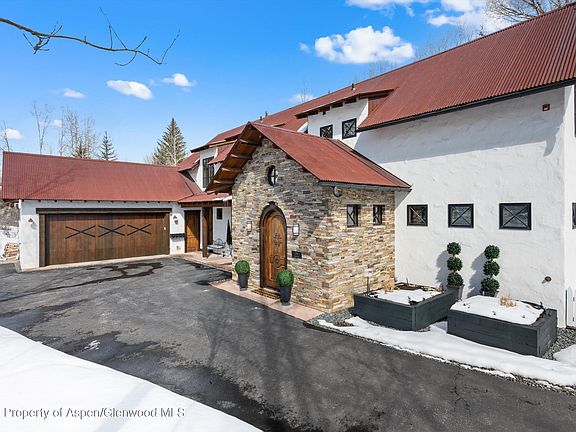 2nd image of 256 Twining Flats Rd