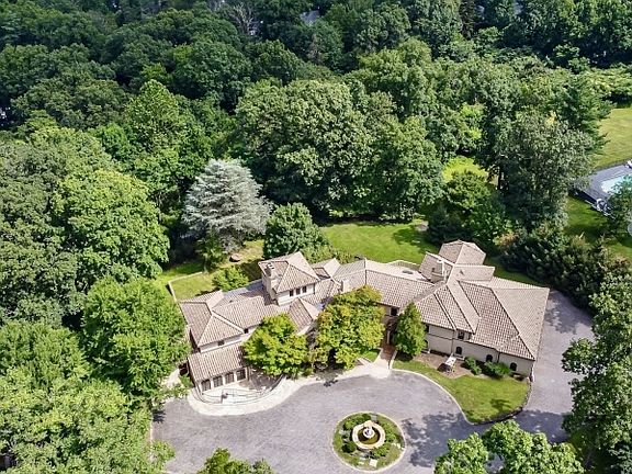 2nd image of 50 Rock Spring Rd