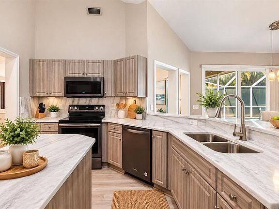 5th image of 4227 AUSTON WAY