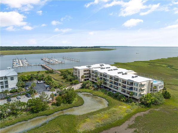 1 Marina Dr