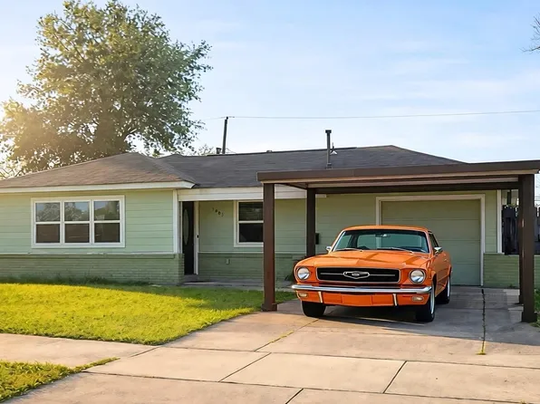 7953 Turquoise Ln, Houston, TX 77055