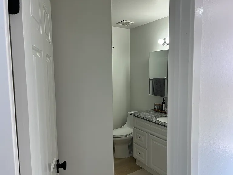 19105 Shoreline Ln #8 — Photo 16