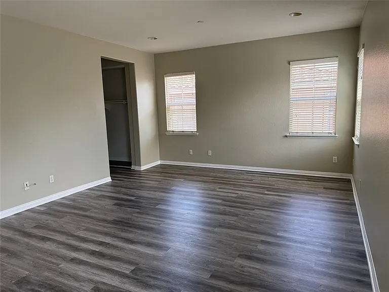 1742 Edmon Way — Photo 11