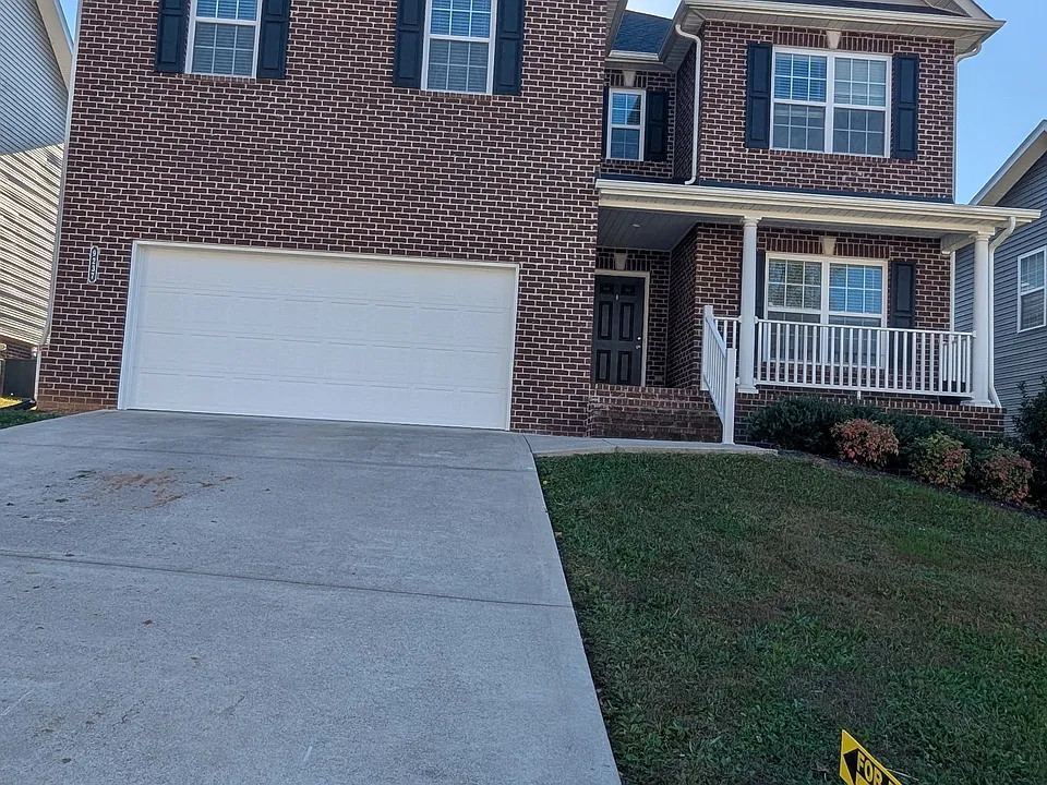 9237 Upstream Ln