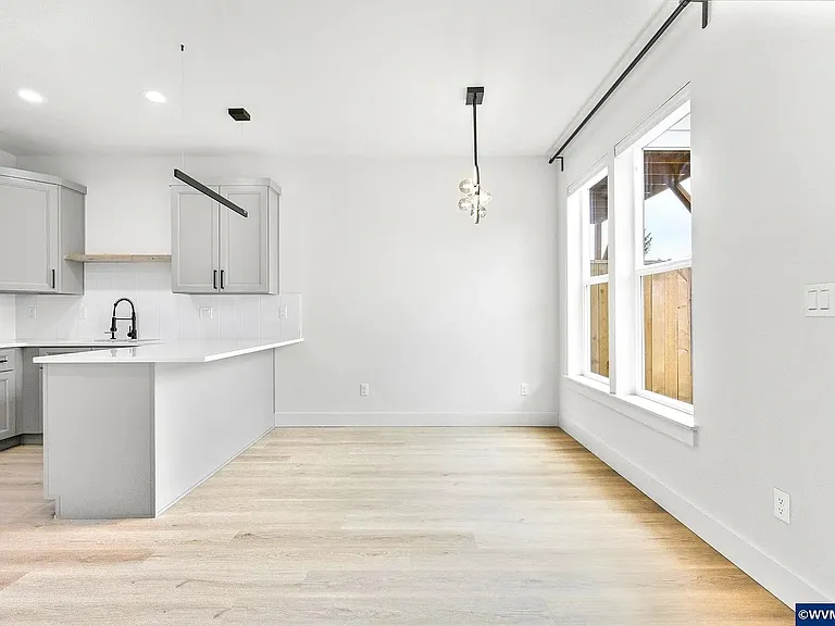 4845 Elvira Pl N — Photo 29
