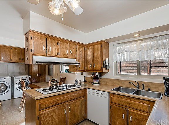 4th image of 6740 Agnes Ave