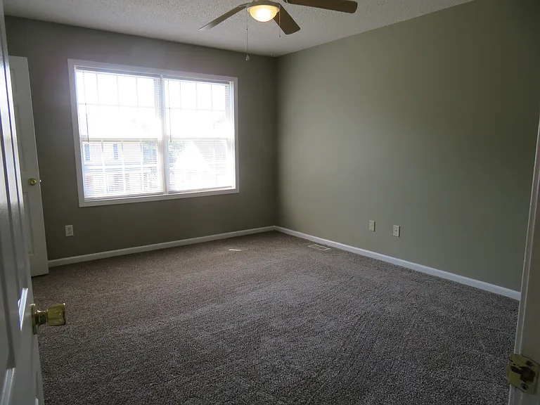 204 Springfield Cir #B — Photo 10