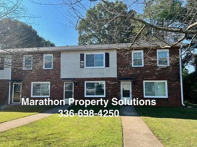 2 bed, 1.5 bath, 950 sqft, $950 — Photo 1