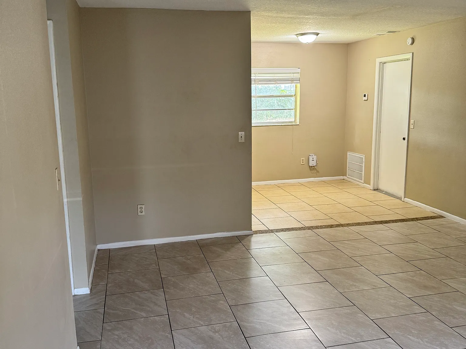 3 bed, 1026 sqft, $2,200 — Photo 3