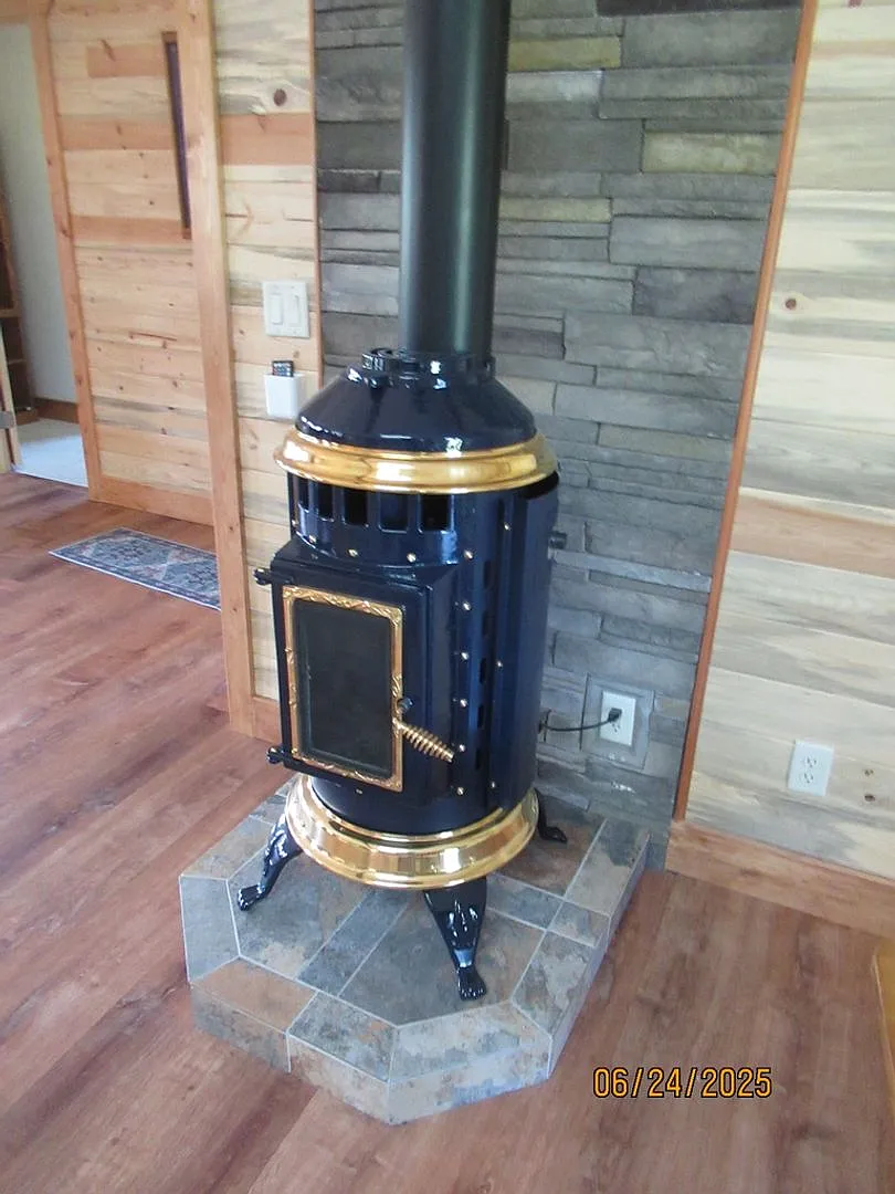 October 2026 May 2027 | Furnished Columbia Falls 3 Bedroom Home on Acreage — Photo 4