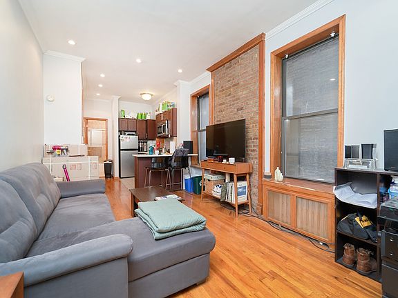 3rd image of 798 9th Ave #2S