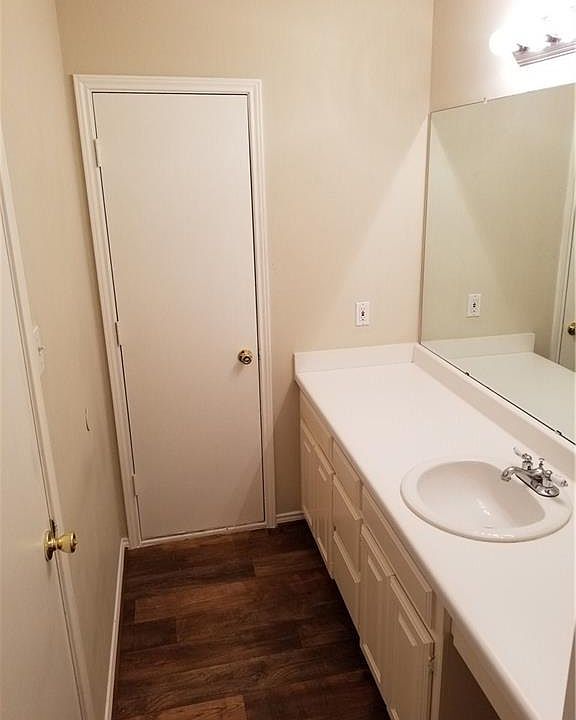 1st image of 2101 Greenview Dr