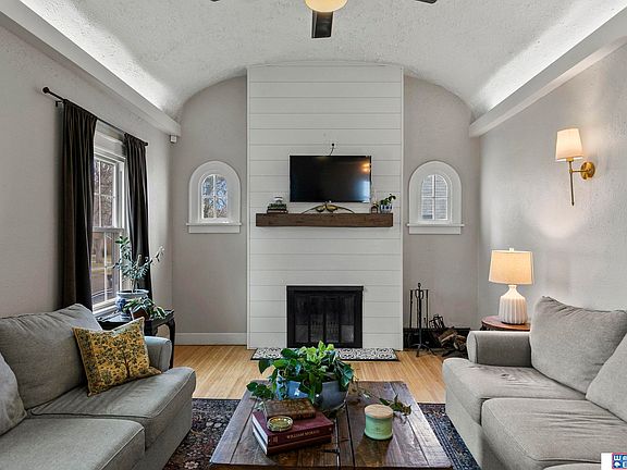 3rd image of 3319 Orchard St