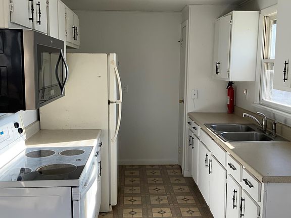 3rd image of 19 Western Avenue Place