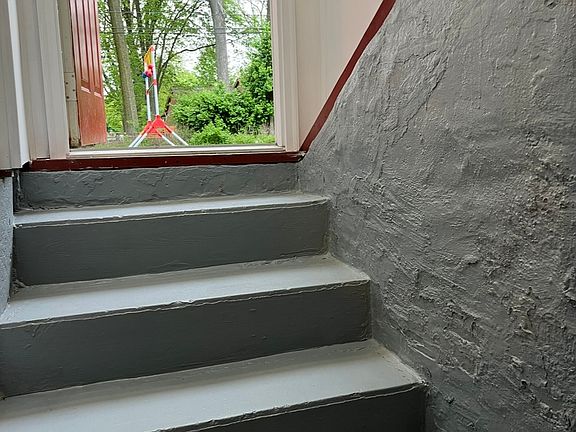 5th image of 614 W Hill St #1