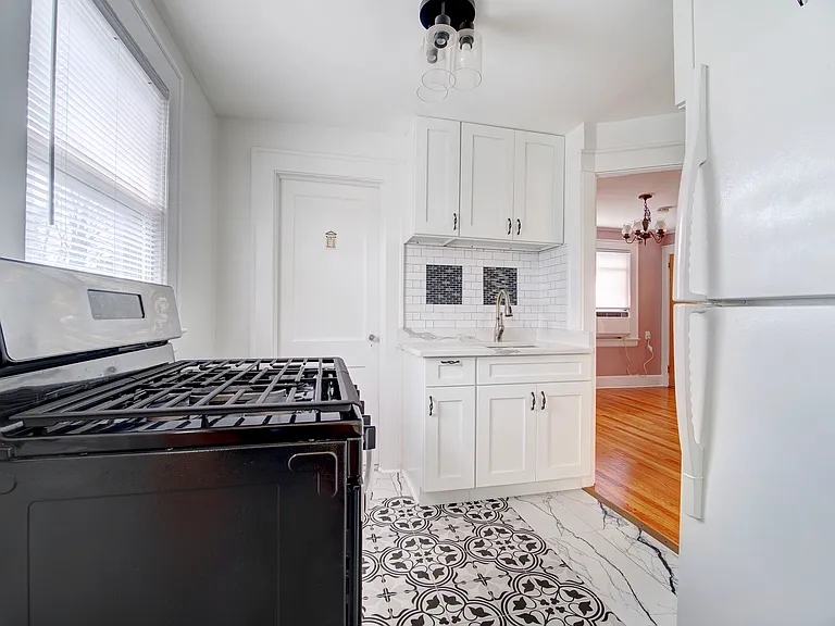 215 Jacoby St #2 — Photo 11