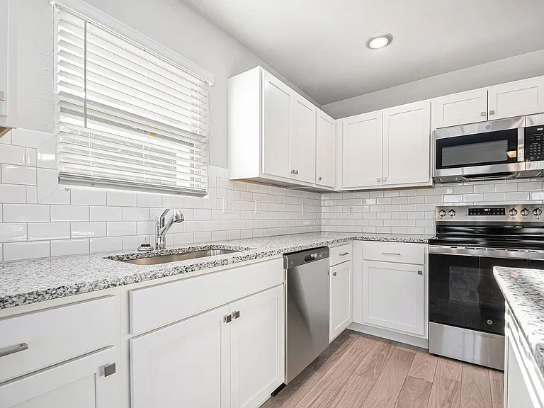730 Marcoux Ave — Photo 4