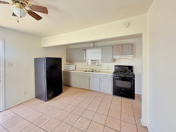 3rd image of 210-218 N Leech St #210