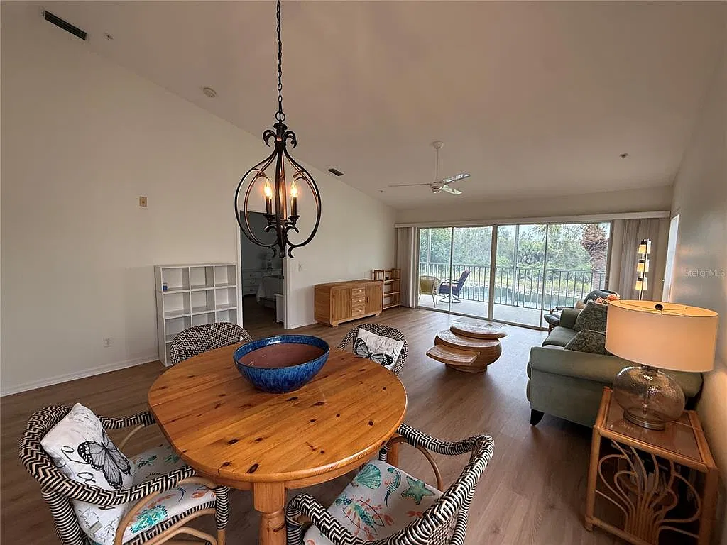 2 bed, 2.0 bath, 1261 sqft, $3,150 — Photo 3
