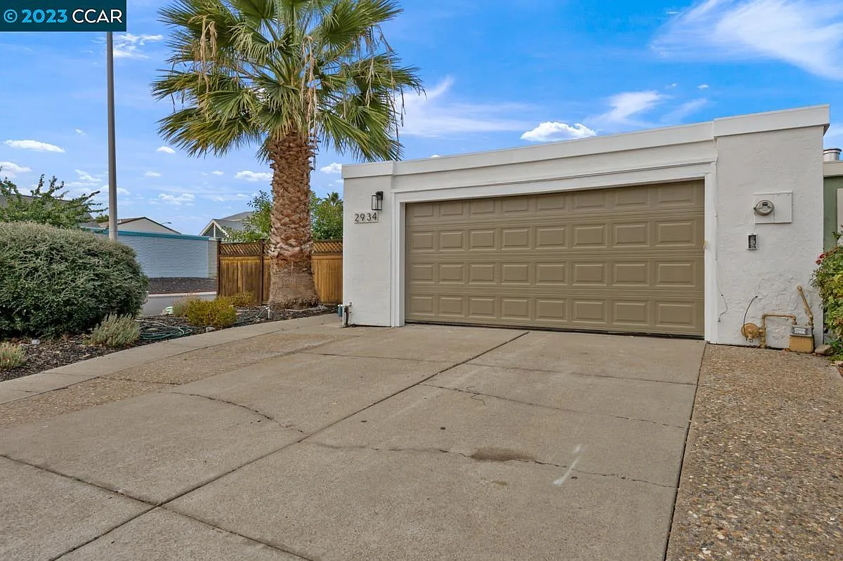 2934 N Apple Ct photo 1