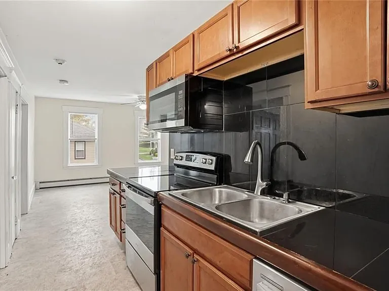 188 Division St #3R — Photo 7