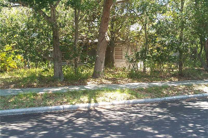 1st image of 745 42nd Ave S