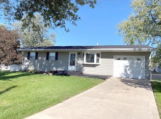 207 Belaire Ct, Washington, IL 61571