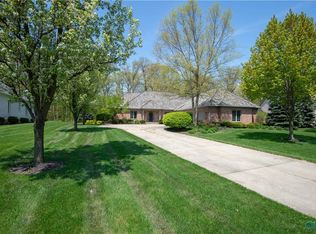 7120 Oak Bluff Ln, Maumee, OH 43537