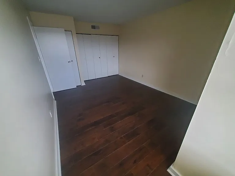Abbott Acres Apartments — Photo 32