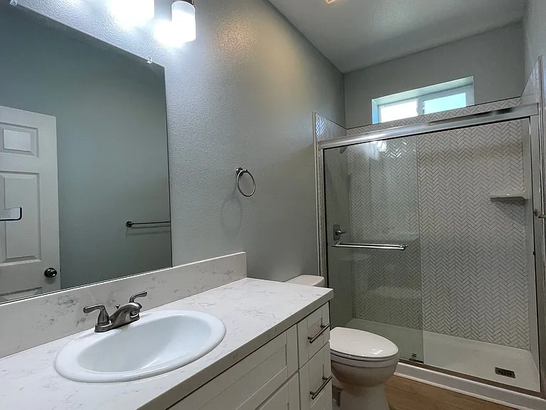 132 E Washington Ave — Photo 7